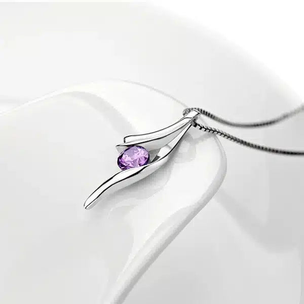 Curve Pendant Necklace