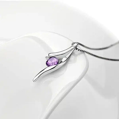 Curve Pendant Necklace